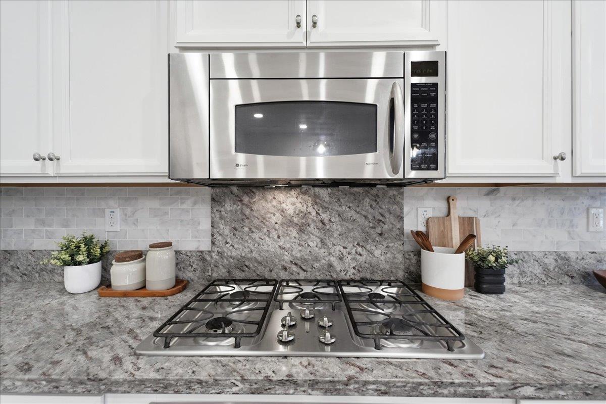 Detail Gallery Image 7 of 64 For 381 Charles Morris Ter, Sunnyvale,  CA 94085 - 4 Beds | 3 Baths