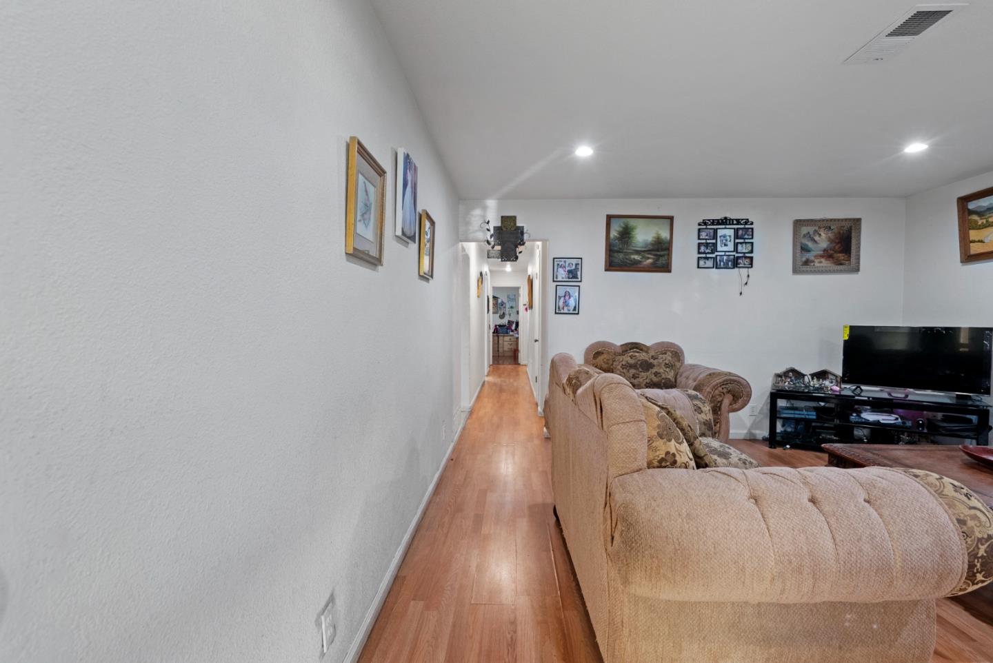 Detail Gallery Image 8 of 37 For 1780 Truckee Way, Salinas,  CA 93906 - 4 Beds | 2 Baths