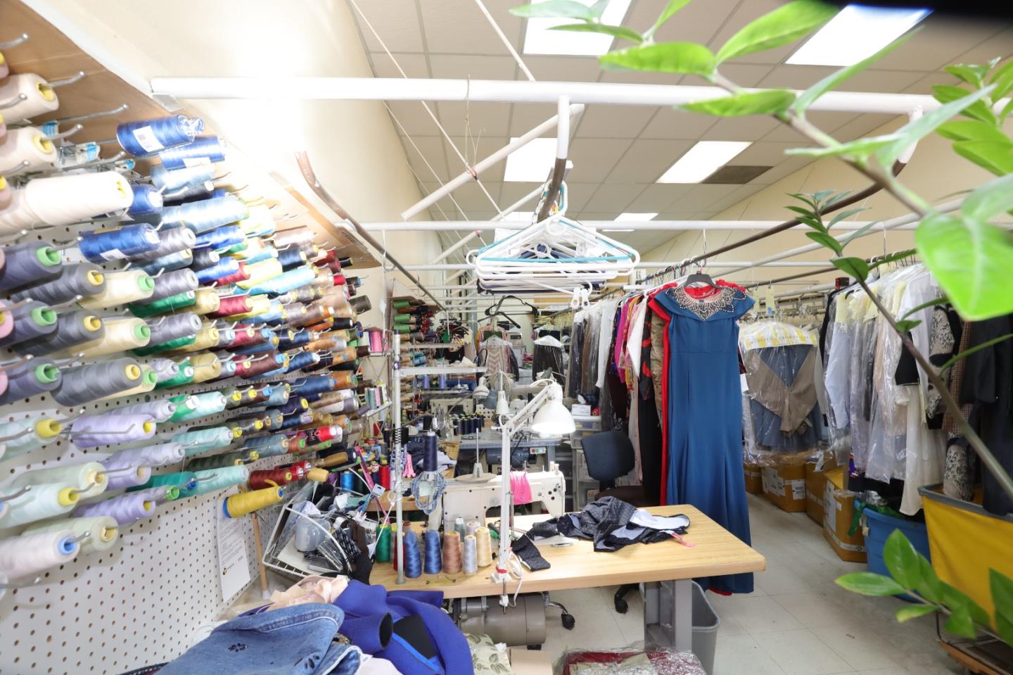 Detail Gallery Image 4 of 4 For 1659 Branham Ln #C,  San Jose,  CA 95118 - – Beds | – Baths