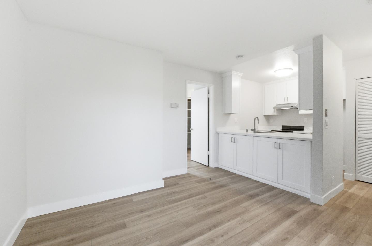 Detail Gallery Image 10 of 27 For 306 Stonegate Cir #306,  San Jose,  CA 95110 - 1 Beds | 1 Baths