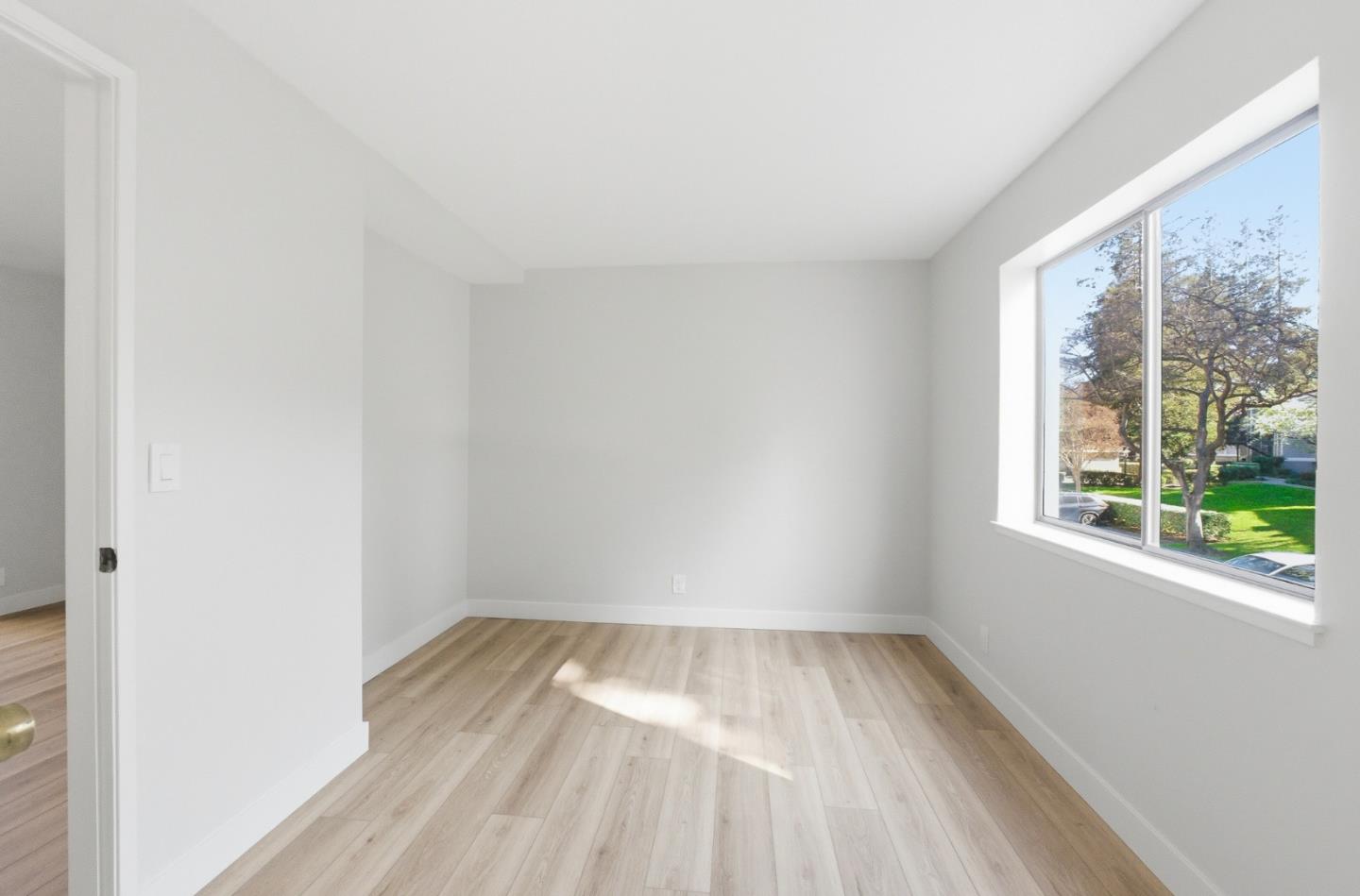 Detail Gallery Image 14 of 27 For 306 Stonegate Cir #306,  San Jose,  CA 95110 - 1 Beds | 1 Baths