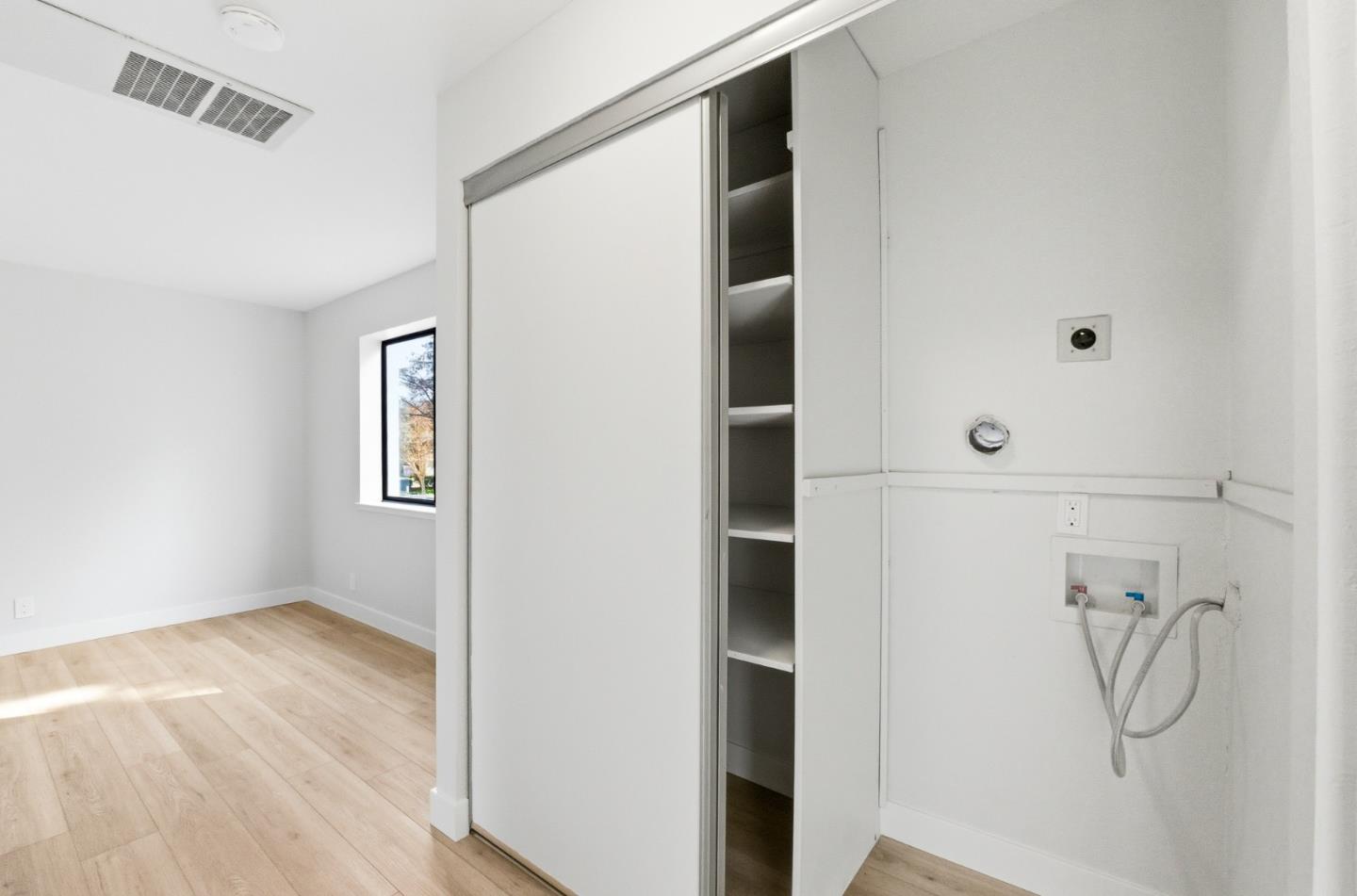 Detail Gallery Image 15 of 27 For 306 Stonegate Cir #306,  San Jose,  CA 95110 - 1 Beds | 1 Baths