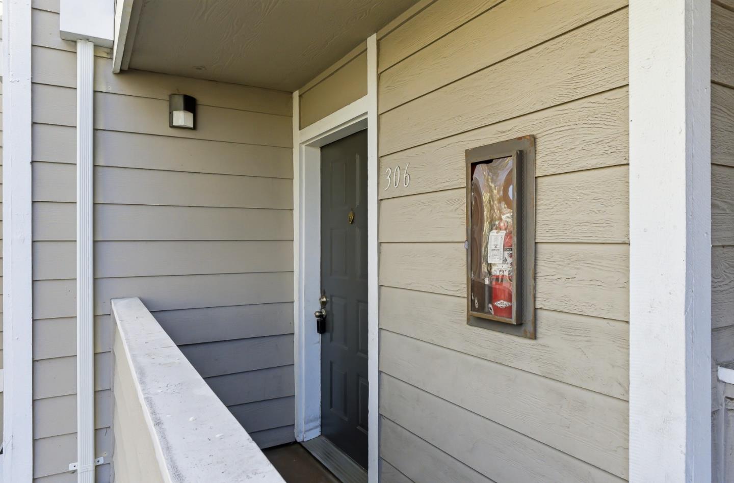 Detail Gallery Image 4 of 27 For 306 Stonegate Cir #306,  San Jose,  CA 95110 - 1 Beds | 1 Baths