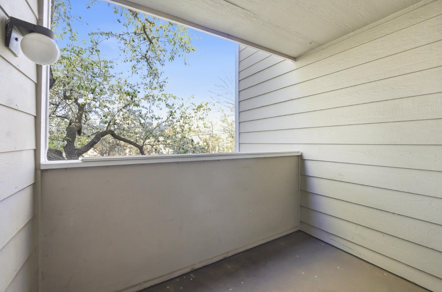 Detail Gallery Image 8 of 27 For 306 Stonegate Cir #306,  San Jose,  CA 95110 - 1 Beds | 1 Baths
