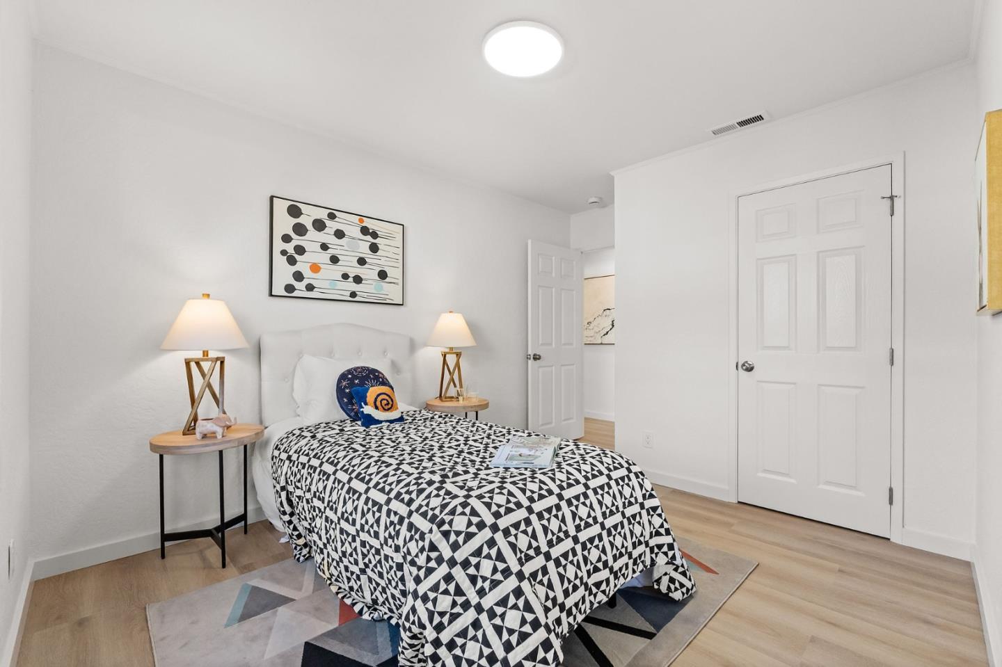 Detail Gallery Image 28 of 66 For 1064 15th Ave, Redwood City,  CA 94063 - 5 Beds | 2 Baths