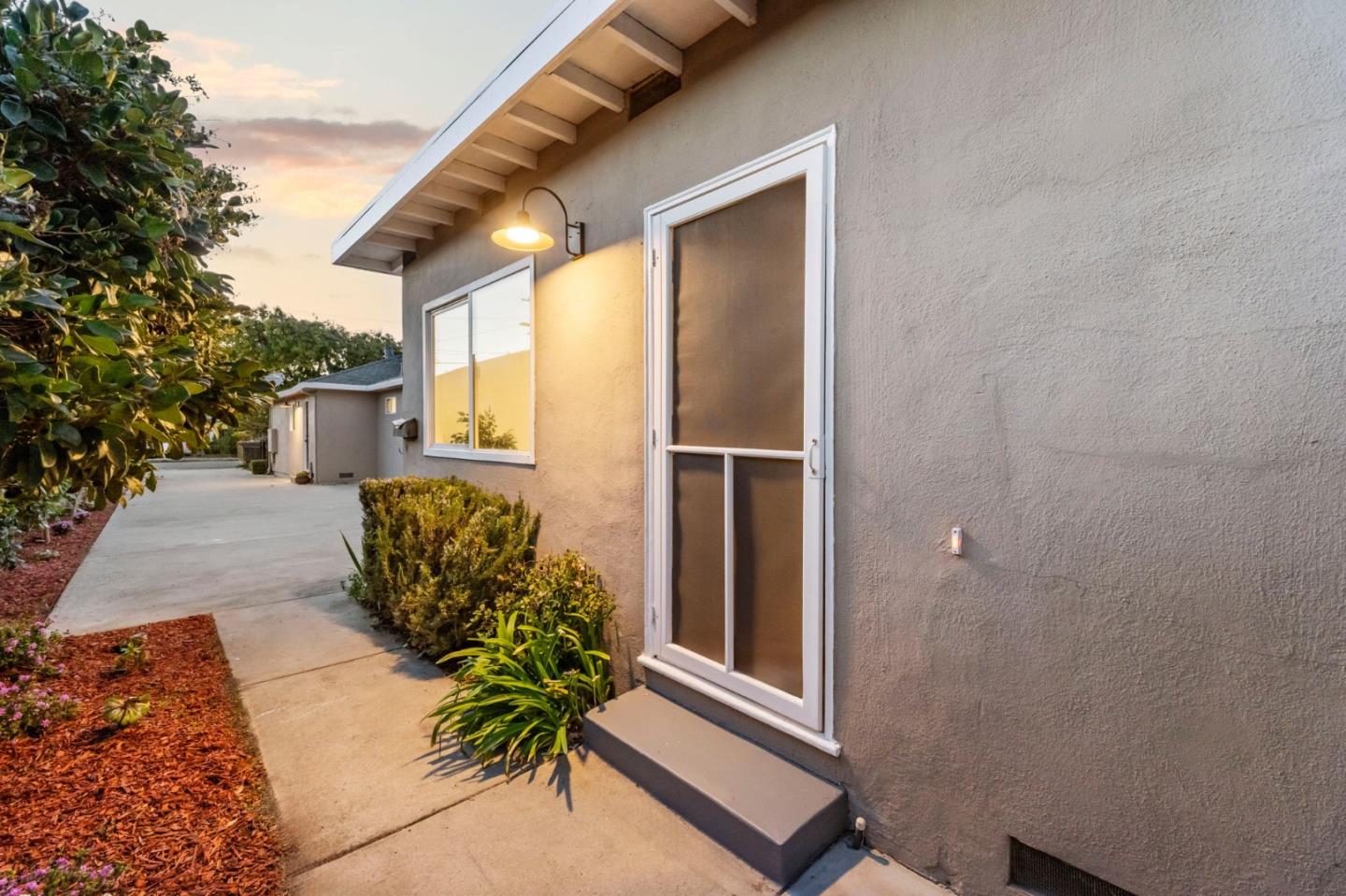 Detail Gallery Image 33 of 66 For 1064 15th Ave, Redwood City,  CA 94063 - 5 Beds | 2 Baths