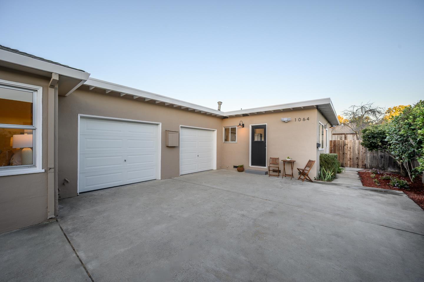 Detail Gallery Image 8 of 66 For 1064 15th Ave, Redwood City,  CA 94063 - 5 Beds | 2 Baths