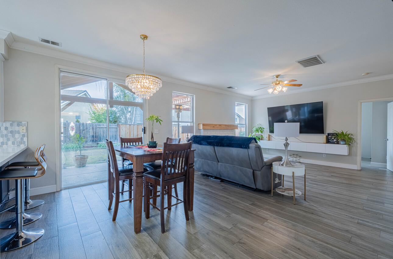 Detail Gallery Image 13 of 52 For 2101 Primrose Ct, Hollister,  CA 95023 - 5 Beds | 3 Baths