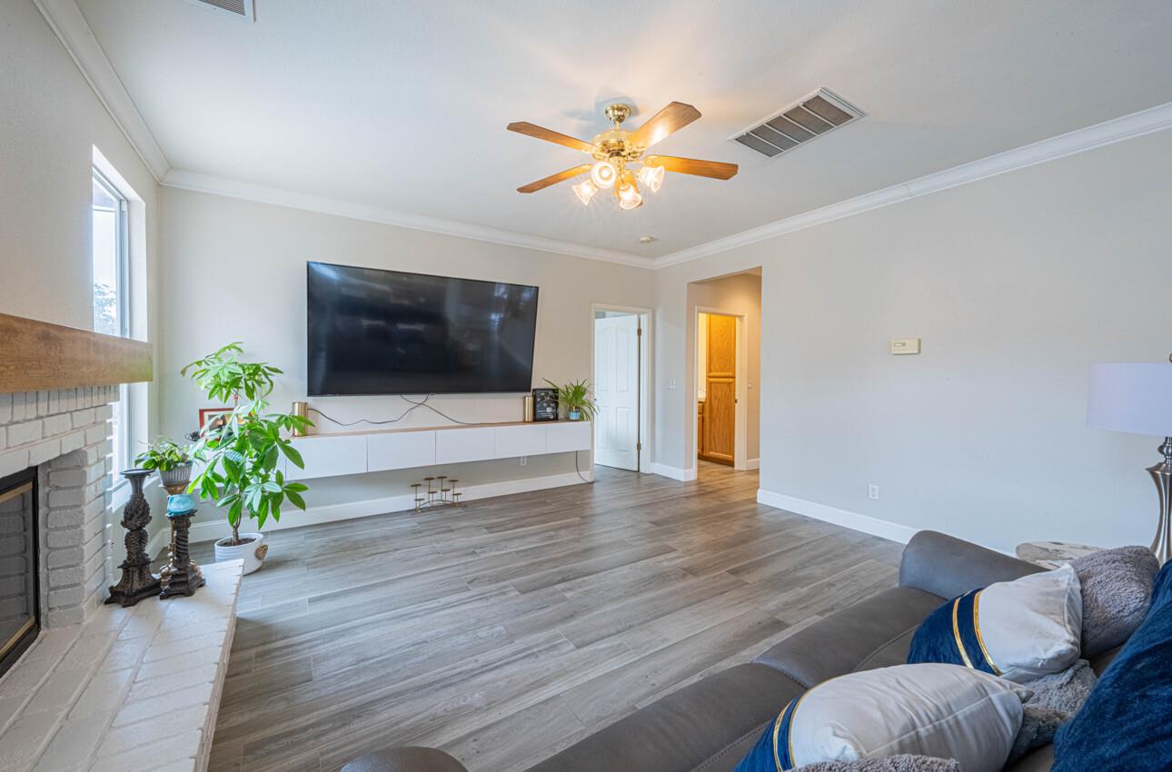 Detail Gallery Image 17 of 52 For 2101 Primrose Ct, Hollister,  CA 95023 - 5 Beds | 3 Baths