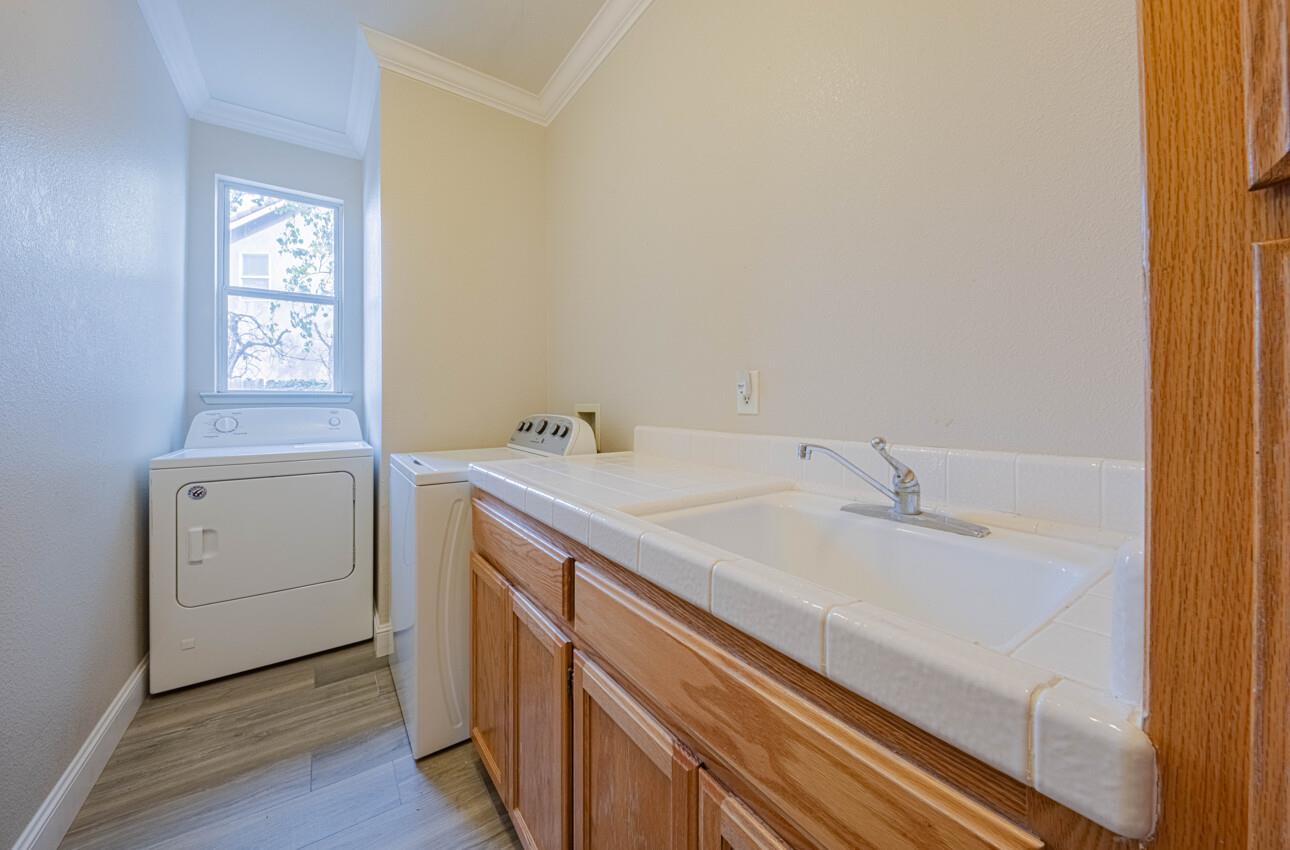 Detail Gallery Image 23 of 52 For 2101 Primrose Ct, Hollister,  CA 95023 - 5 Beds | 3 Baths