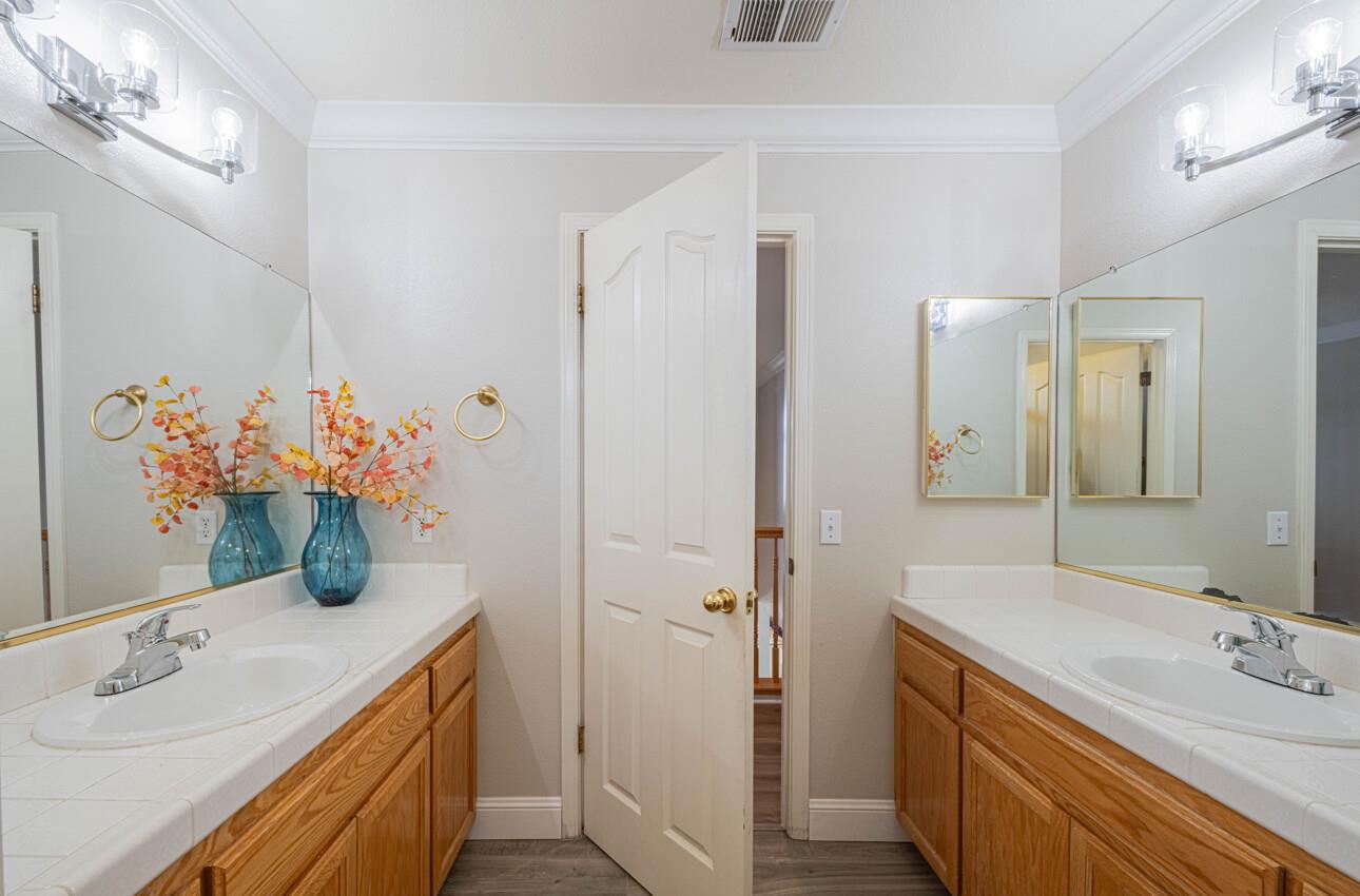 Detail Gallery Image 44 of 52 For 2101 Primrose Ct, Hollister,  CA 95023 - 5 Beds | 3 Baths