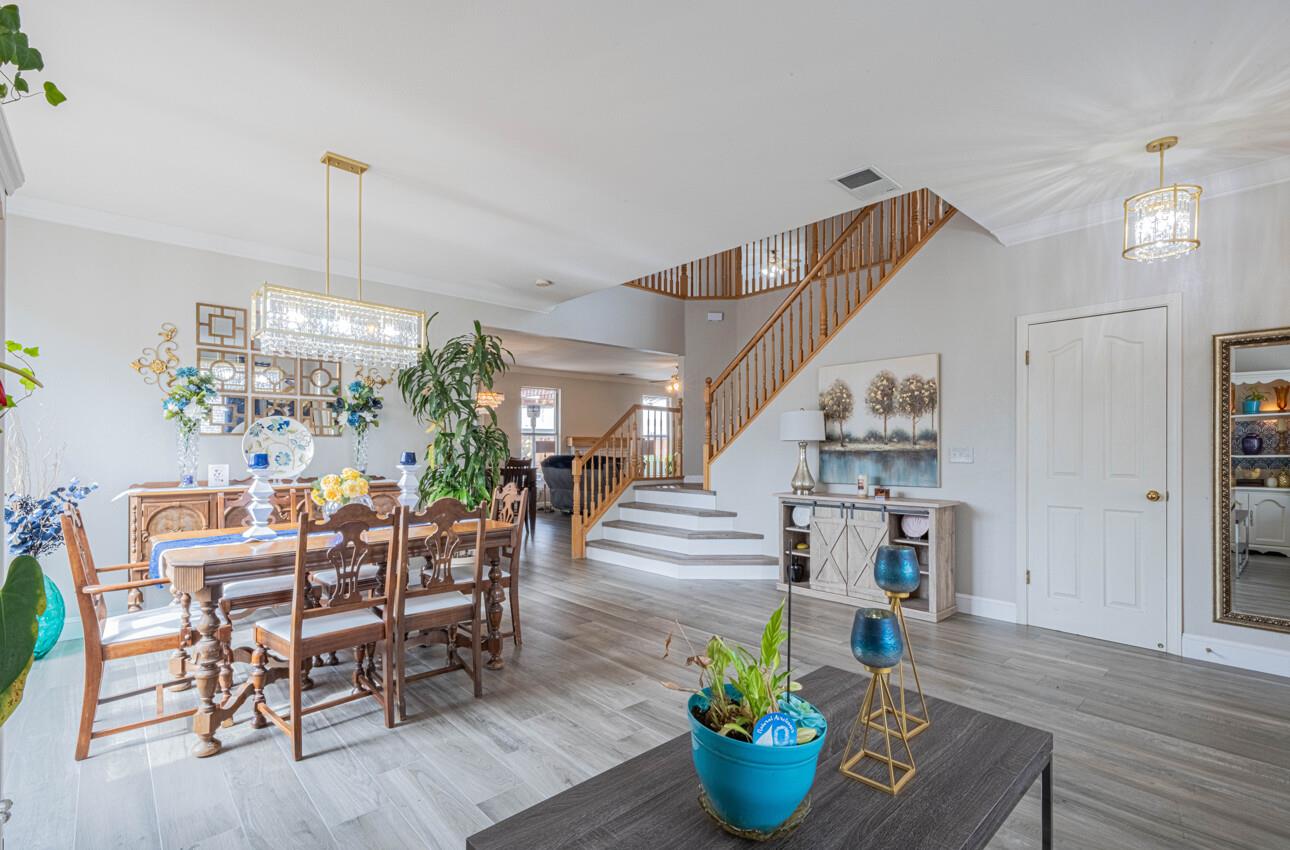 Detail Gallery Image 6 of 52 For 2101 Primrose Ct, Hollister,  CA 95023 - 5 Beds | 3 Baths