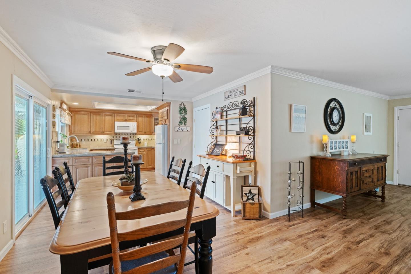 Detail Gallery Image 16 of 55 For 832 Raeburn Ct, San Jose,  CA 95136 - 2 Beds | 2 Baths