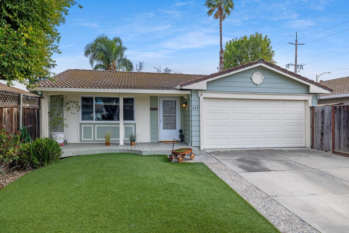 Detail Gallery Image 4 of 55 For 832 Raeburn Ct, San Jose,  CA 95136 - 2 Beds | 2 Baths