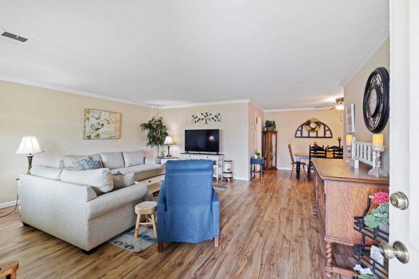 Detail Gallery Image 8 of 55 For 832 Raeburn Ct, San Jose,  CA 95136 - 2 Beds | 2 Baths