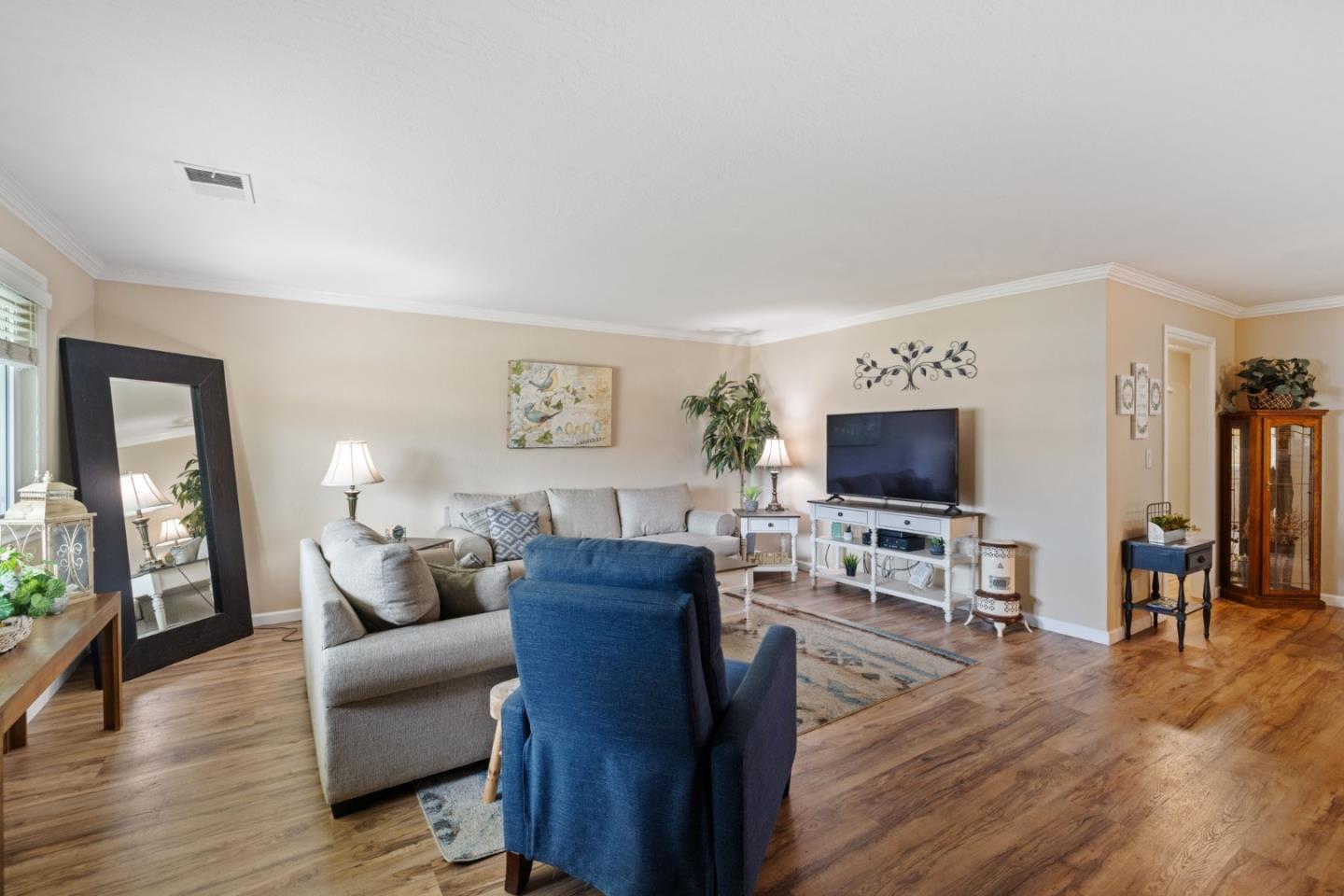 Detail Gallery Image 9 of 55 For 832 Raeburn Ct, San Jose,  CA 95136 - 2 Beds | 2 Baths