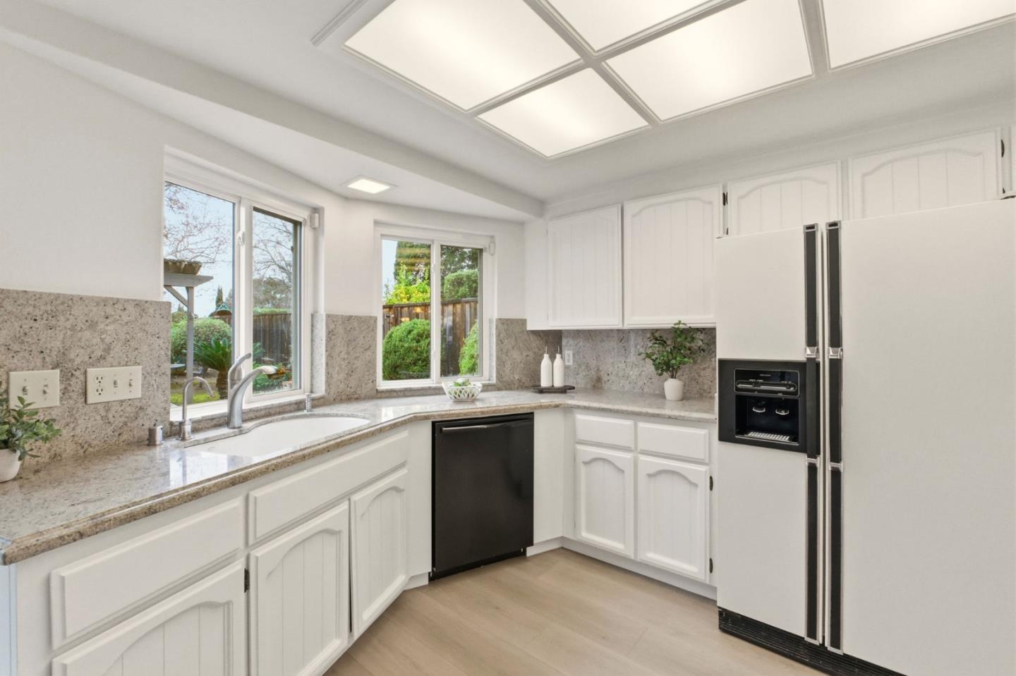 Detail Gallery Image 21 of 66 For 72 Amorok Way, Fremont,  CA 94539 - 5 Beds | 2/1 Baths