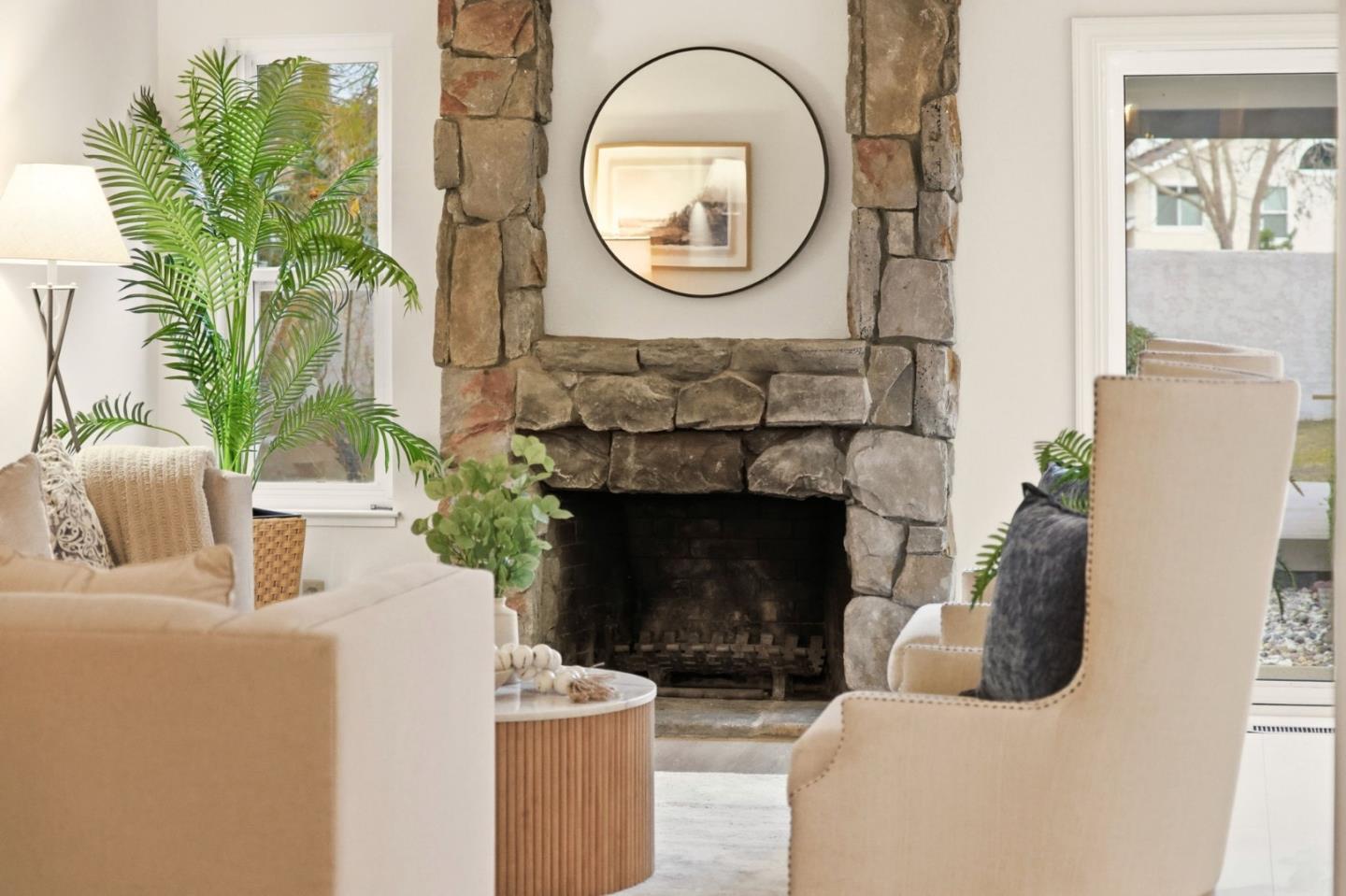 Detail Gallery Image 24 of 66 For 72 Amorok Way, Fremont,  CA 94539 - 5 Beds | 2/1 Baths