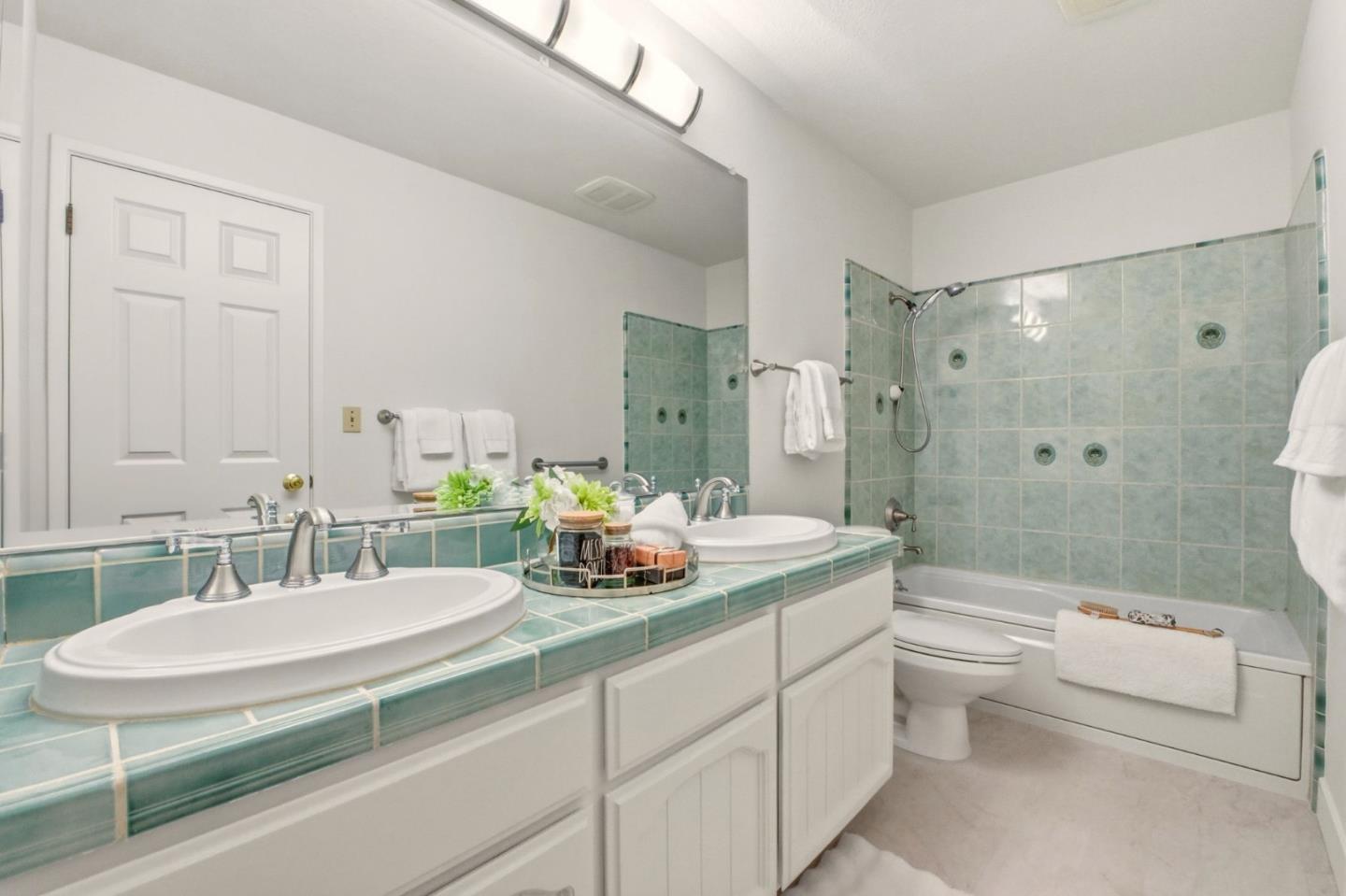 Detail Gallery Image 32 of 66 For 72 Amorok Way, Fremont,  CA 94539 - 5 Beds | 2/1 Baths