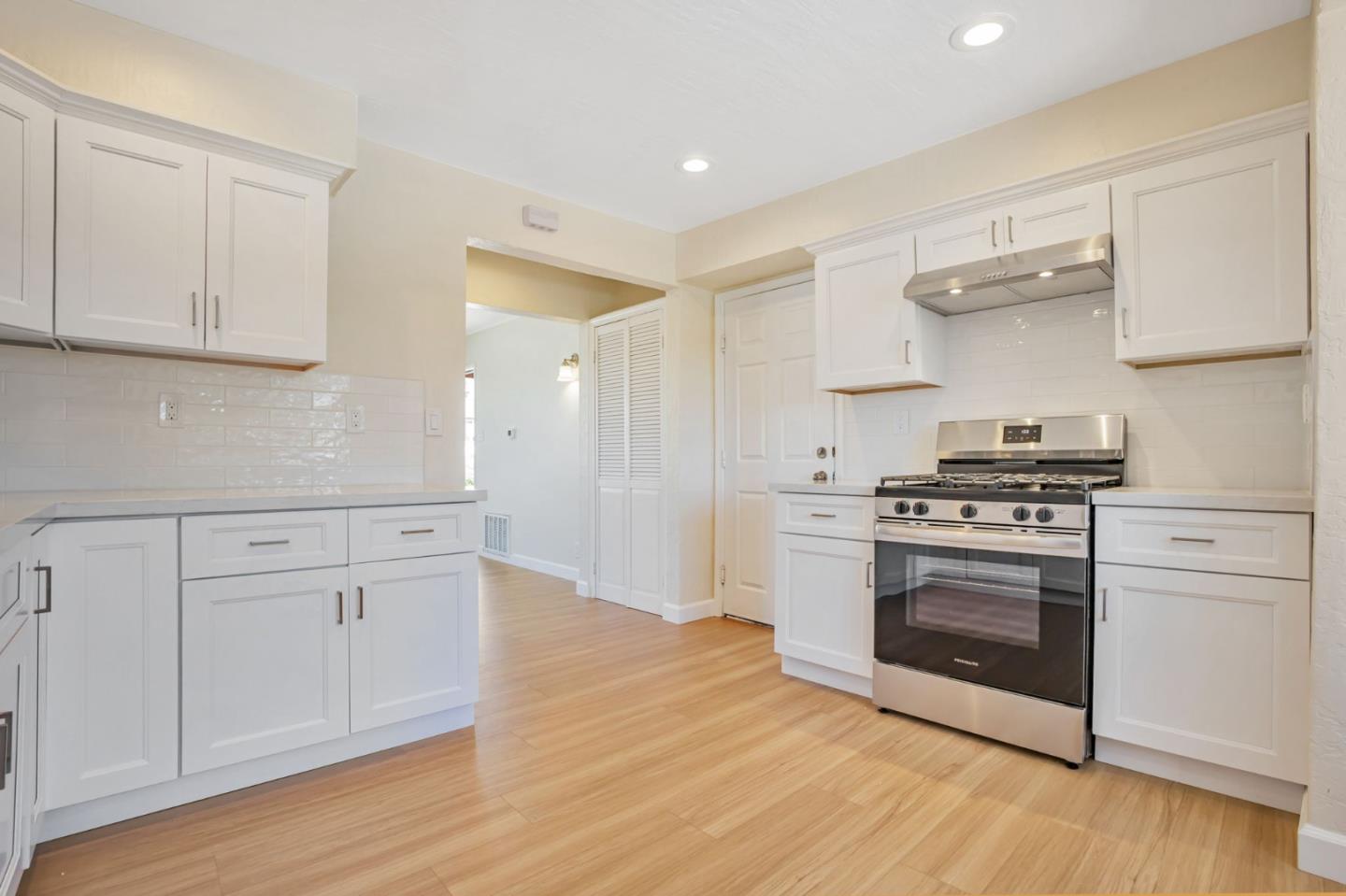 Detail Gallery Image 36 of 50 For 720 Lockhaven Dr, Pacifica,  CA 94044 - 4 Beds | 2 Baths