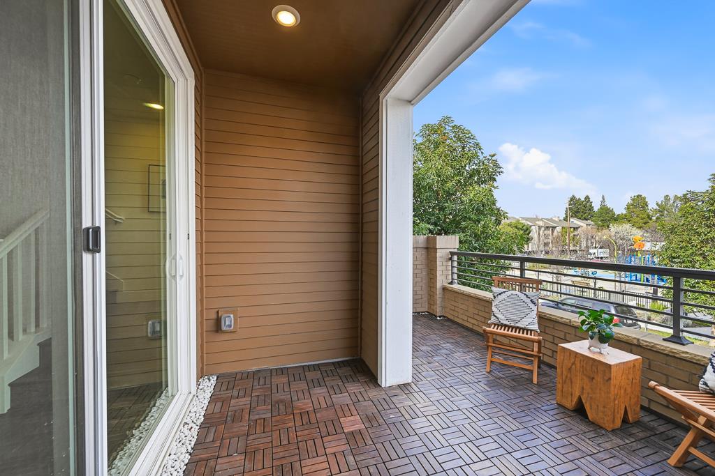 Detail Gallery Image 11 of 67 For 2287 Mora Pl, Mountain View,  CA 94040 - 2 Beds | 2/1 Baths