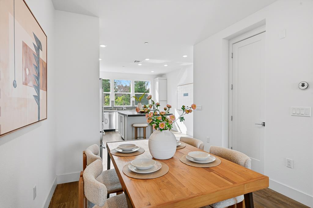 Detail Gallery Image 19 of 67 For 2287 Mora Pl, Mountain View,  CA 94040 - 2 Beds | 2/1 Baths