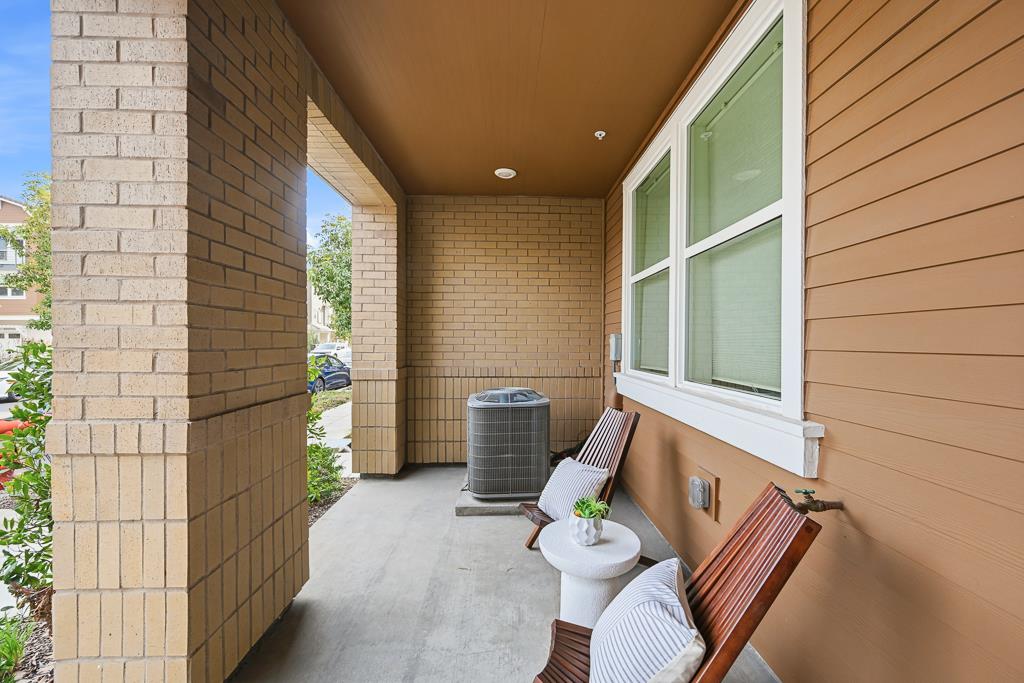 Detail Gallery Image 3 of 67 For 2287 Mora Pl, Mountain View,  CA 94040 - 2 Beds | 2/1 Baths