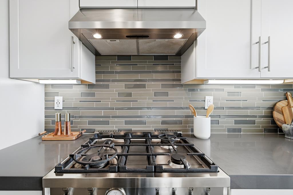 Detail Gallery Image 31 of 67 For 2287 Mora Pl, Mountain View,  CA 94040 - 2 Beds | 2/1 Baths