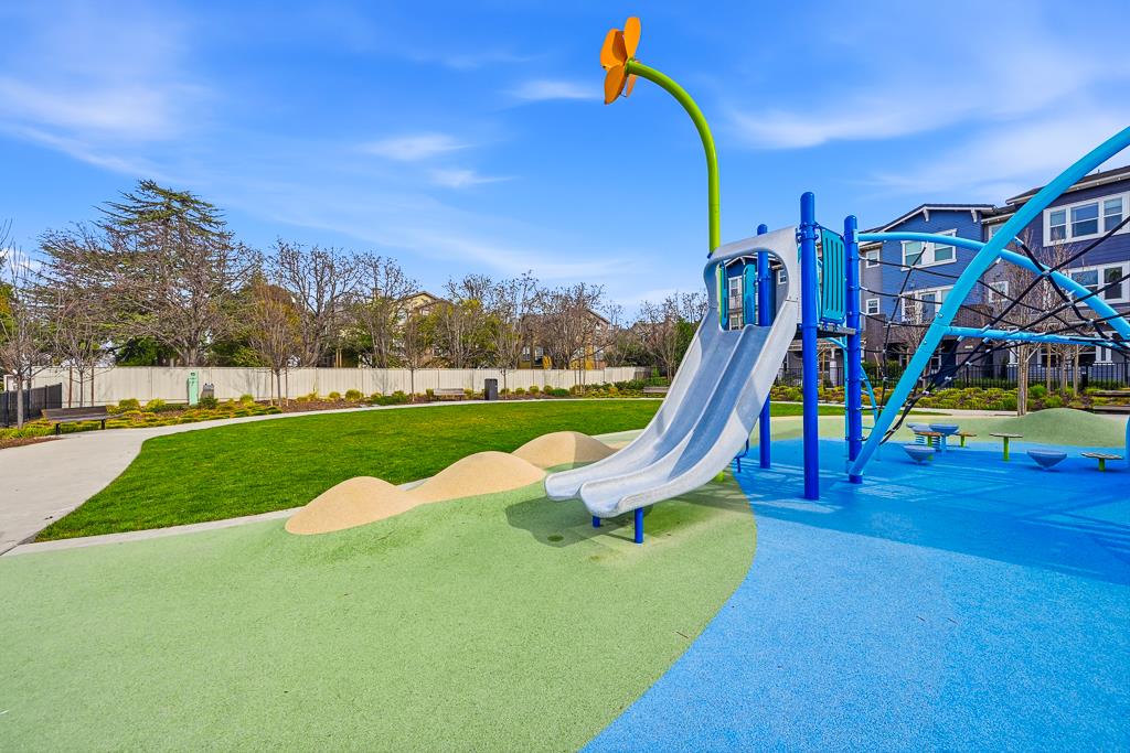 Detail Gallery Image 60 of 67 For 2287 Mora Pl, Mountain View,  CA 94040 - 2 Beds | 2/1 Baths