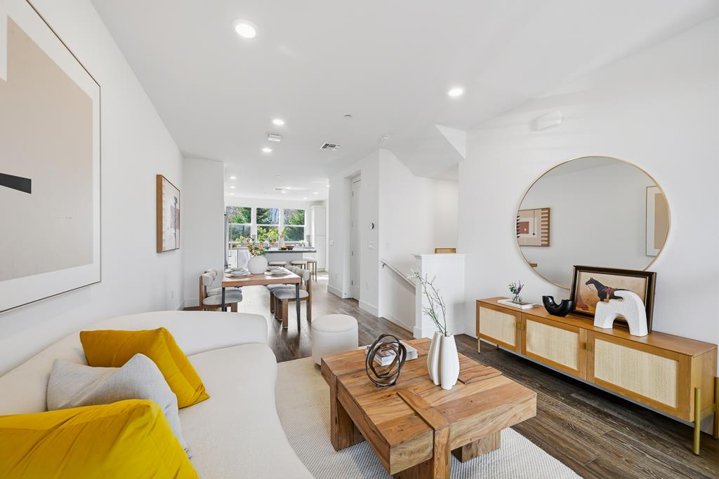 Detail Gallery Image 8 of 67 For 2287 Mora Pl, Mountain View,  CA 94040 - 2 Beds | 2/1 Baths