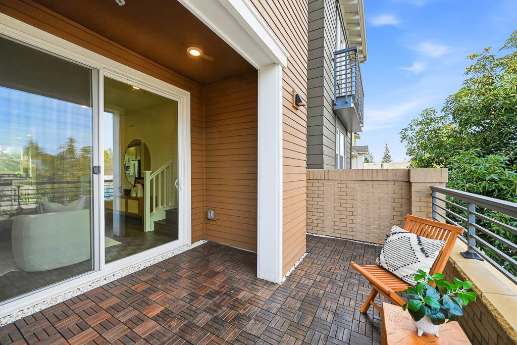 Detail Gallery Image 9 of 67 For 2287 Mora Pl, Mountain View,  CA 94040 - 2 Beds | 2/1 Baths