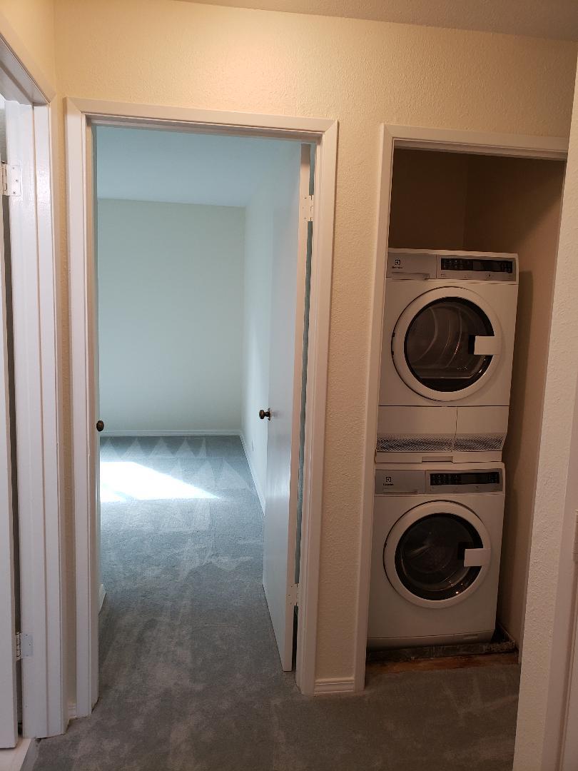 Detail Gallery Image 12 of 20 For 1234 Clinton St a,  Redwood City,  CA 94061 - 2 Beds | 2 Baths