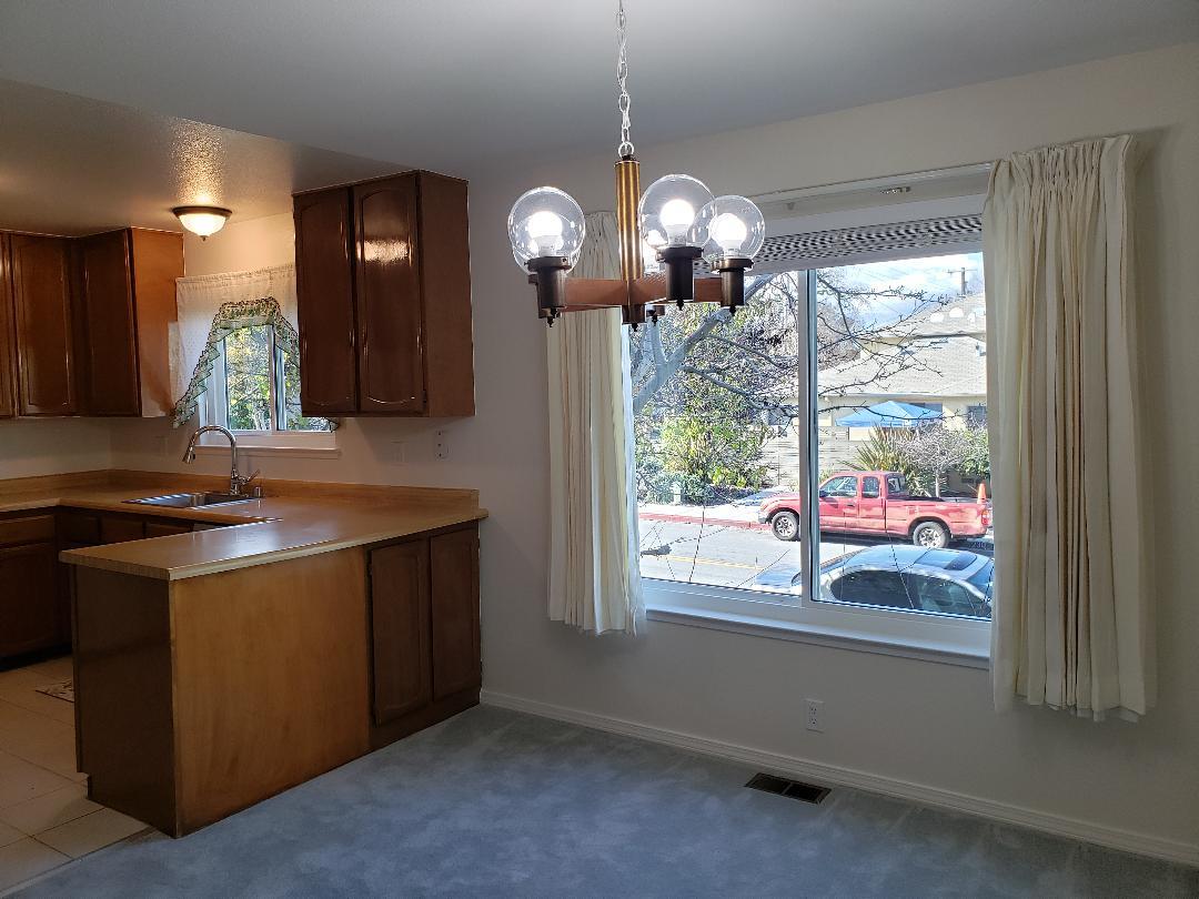 Detail Gallery Image 9 of 20 For 1234 Clinton St a,  Redwood City,  CA 94061 - 2 Beds | 2 Baths