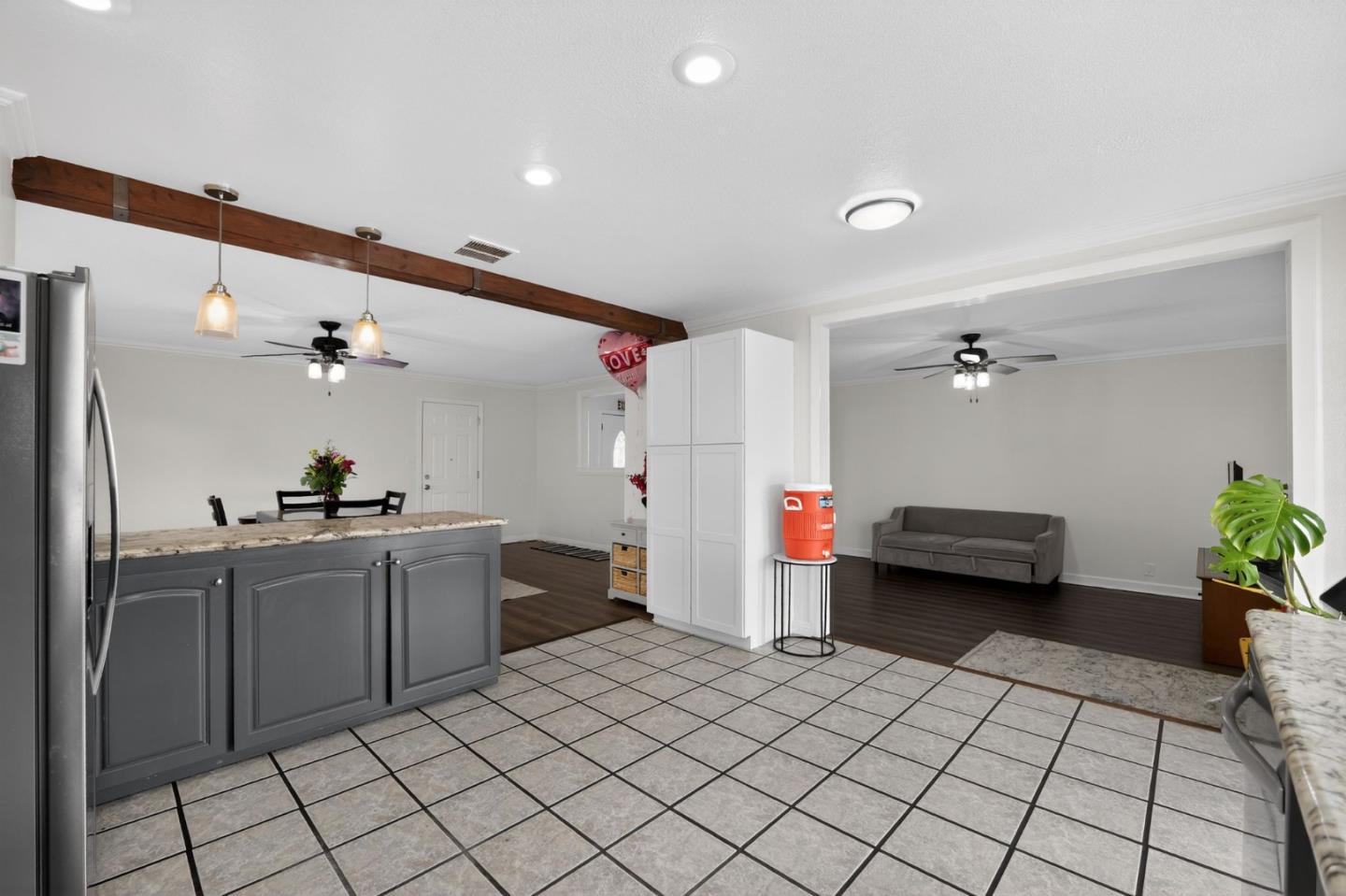 Detail Gallery Image 10 of 25 For 865 Locust Ave, Manteca,  CA 95337 - 3 Beds | 2 Baths