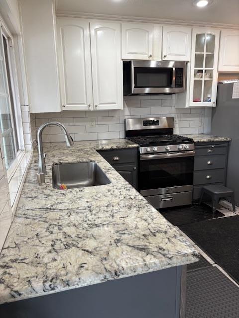 Detail Gallery Image 7 of 9 For 865 Locust Ave, Manteca,  CA 95337 - 3 Beds | 2 Baths