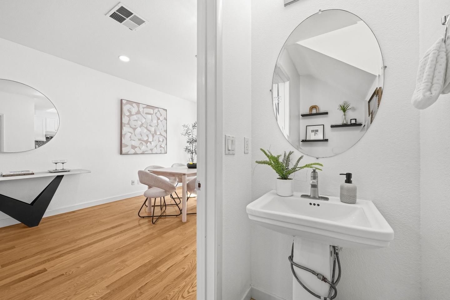 Detail Gallery Image 12 of 48 For 581 Monterey Ter, Sunnyvale,  CA 94089 - 3 Beds | 2/1 Baths