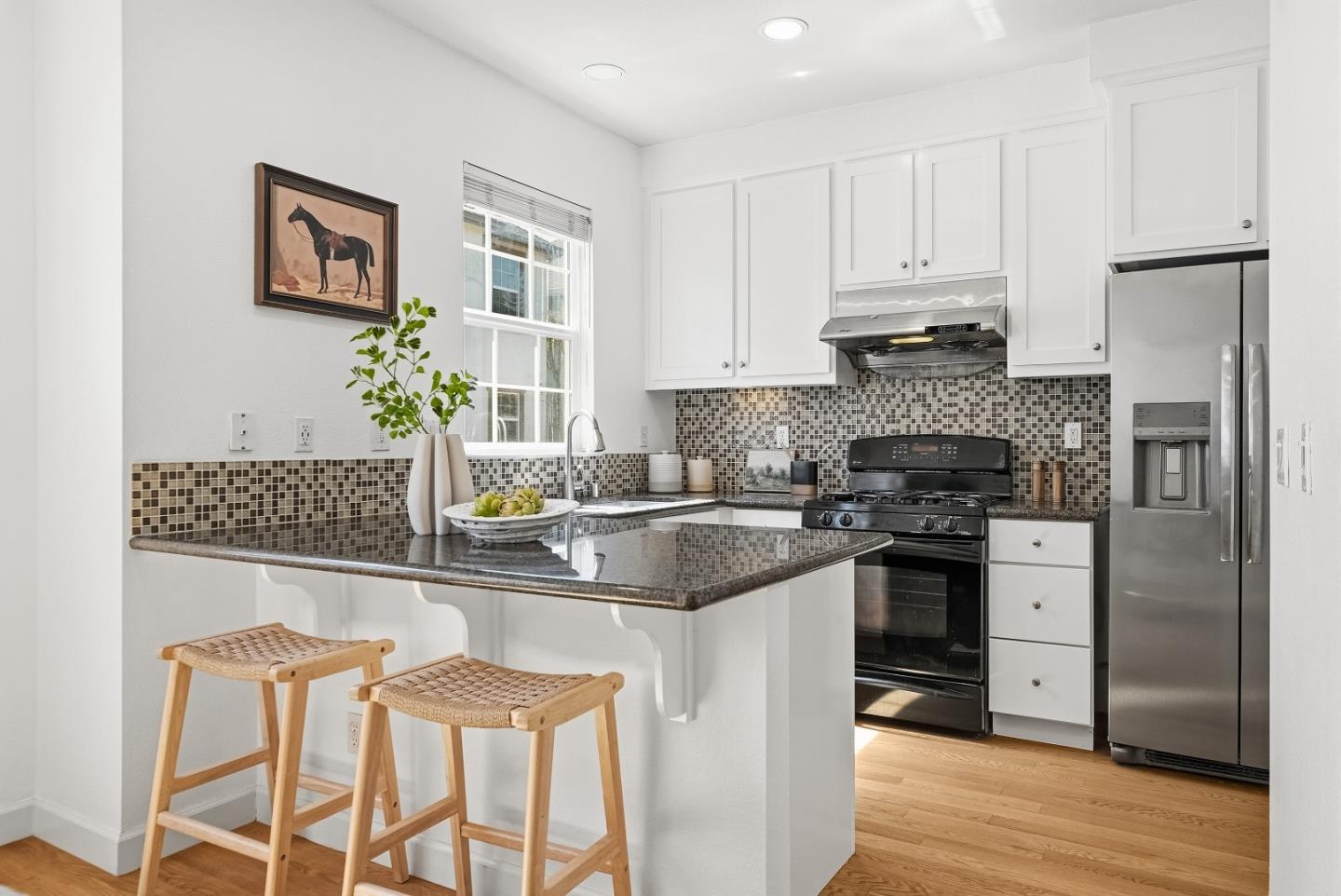 Detail Gallery Image 13 of 48 For 581 Monterey Ter, Sunnyvale,  CA 94089 - 3 Beds | 2/1 Baths