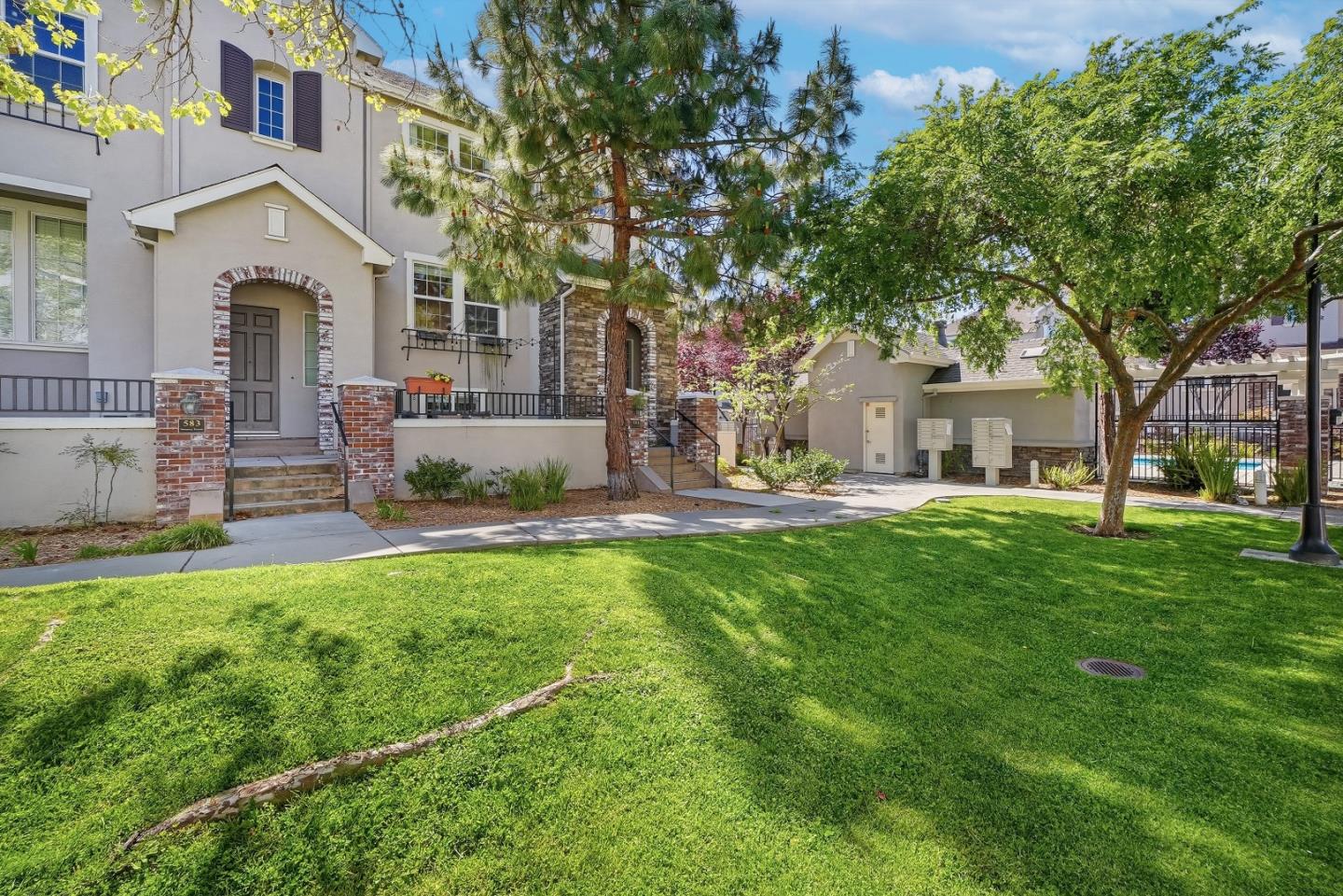 Detail Gallery Image 38 of 48 For 581 Monterey Ter, Sunnyvale,  CA 94089 - 3 Beds | 2/1 Baths