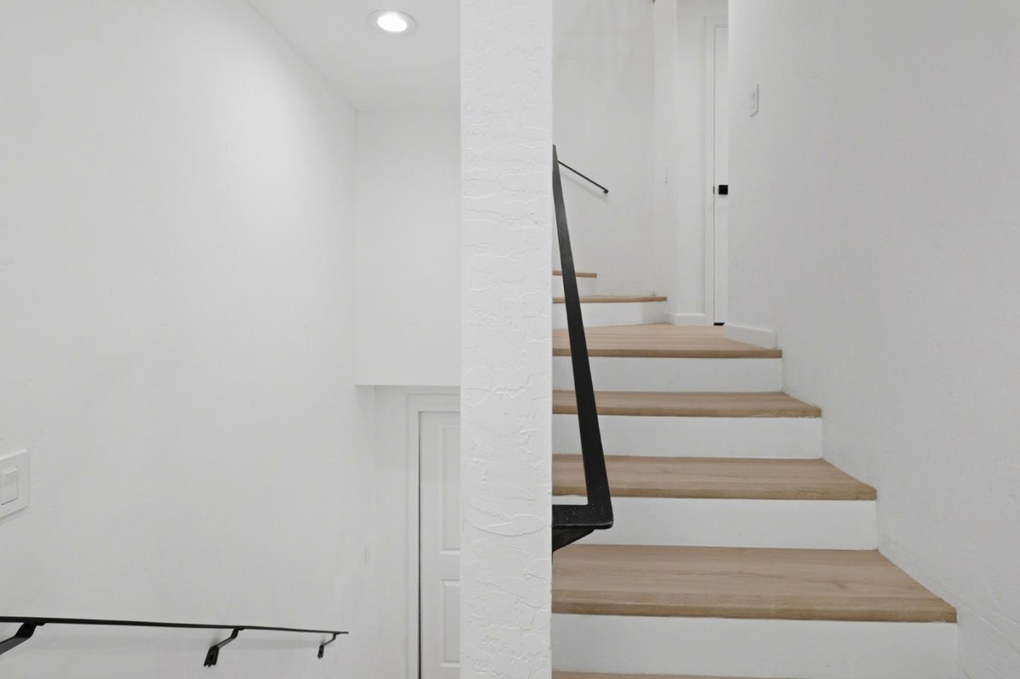 Detail Gallery Image 3 of 32 For 273 Rio Del Mar Blvd, Aptos,  CA 95003 - 2 Beds | 2 Baths