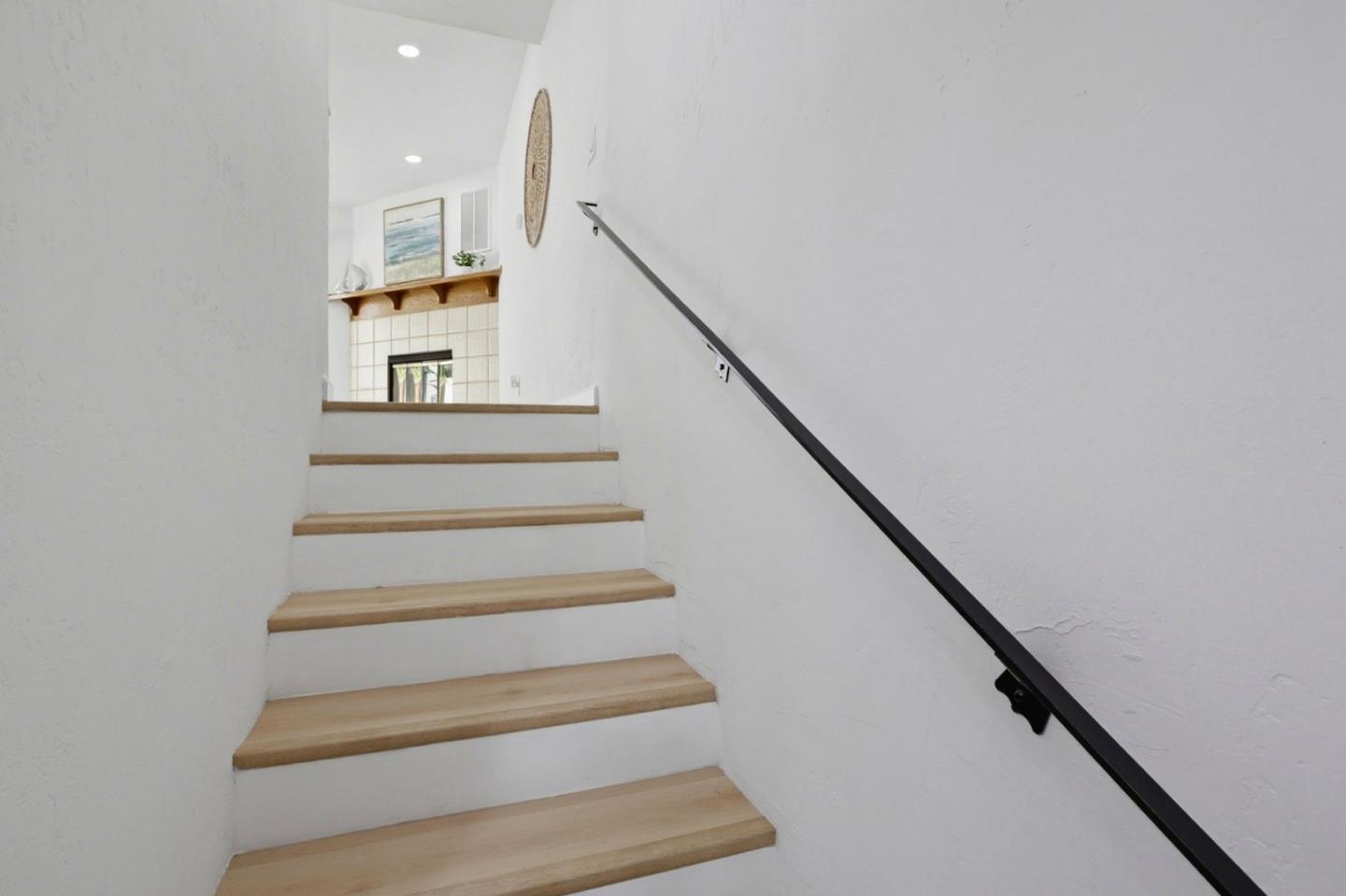 Detail Gallery Image 6 of 32 For 273 Rio Del Mar Blvd, Aptos,  CA 95003 - 2 Beds | 2 Baths