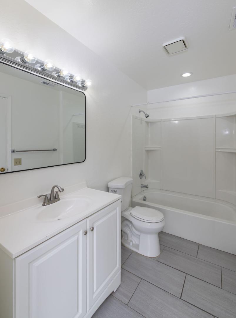 Detail Gallery Image 16 of 21 For 216 Green Meadow Dr #C,  Watsonville,  CA 95076 - 3 Beds | 1/1 Baths