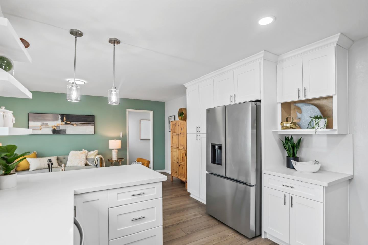 Detail Gallery Image 11 of 33 For 1054 Castleton Way, Sunnyvale,  CA 94087 - 3 Beds | 2 Baths