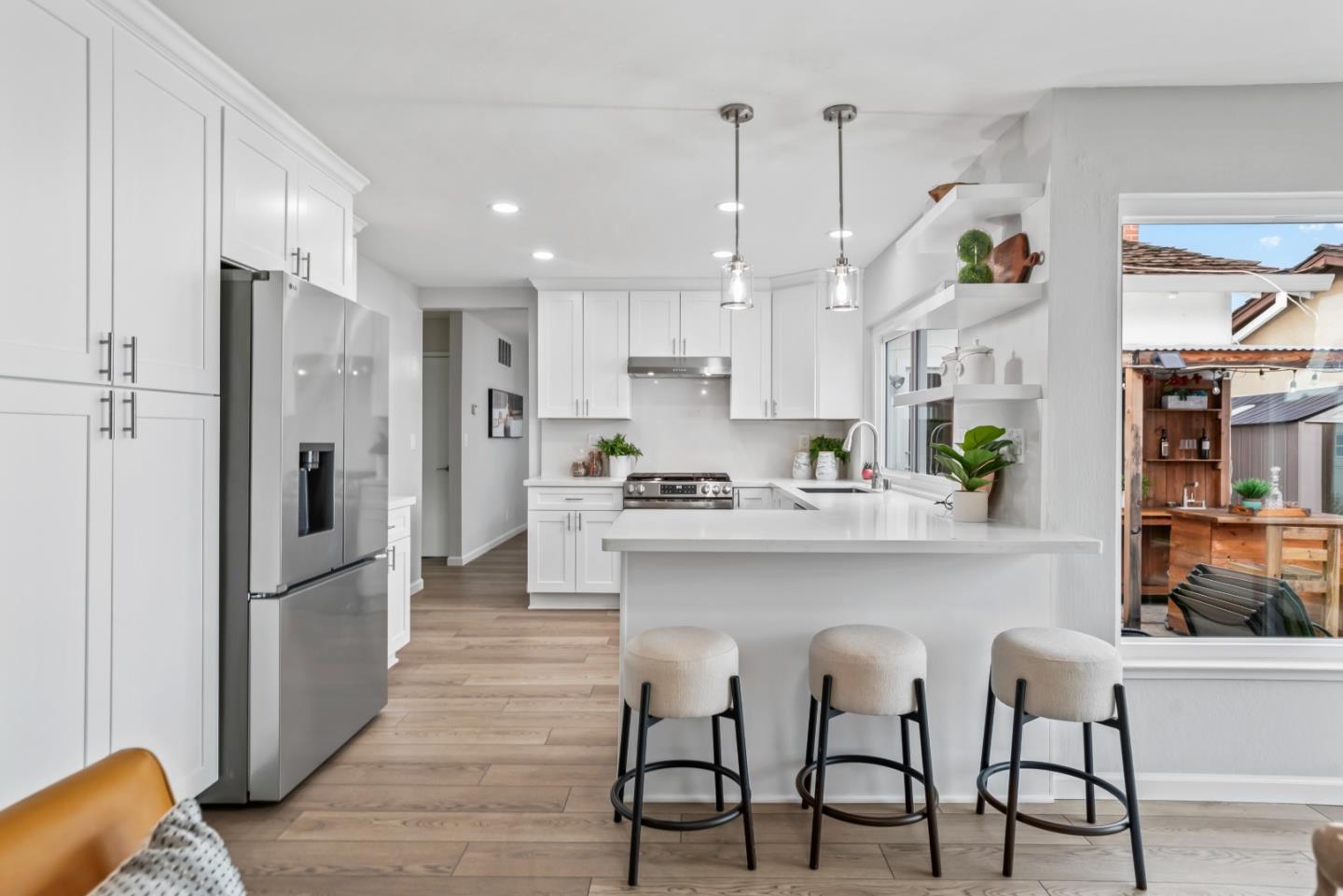 Detail Gallery Image 12 of 33 For 1054 Castleton Way, Sunnyvale,  CA 94087 - 3 Beds | 2 Baths