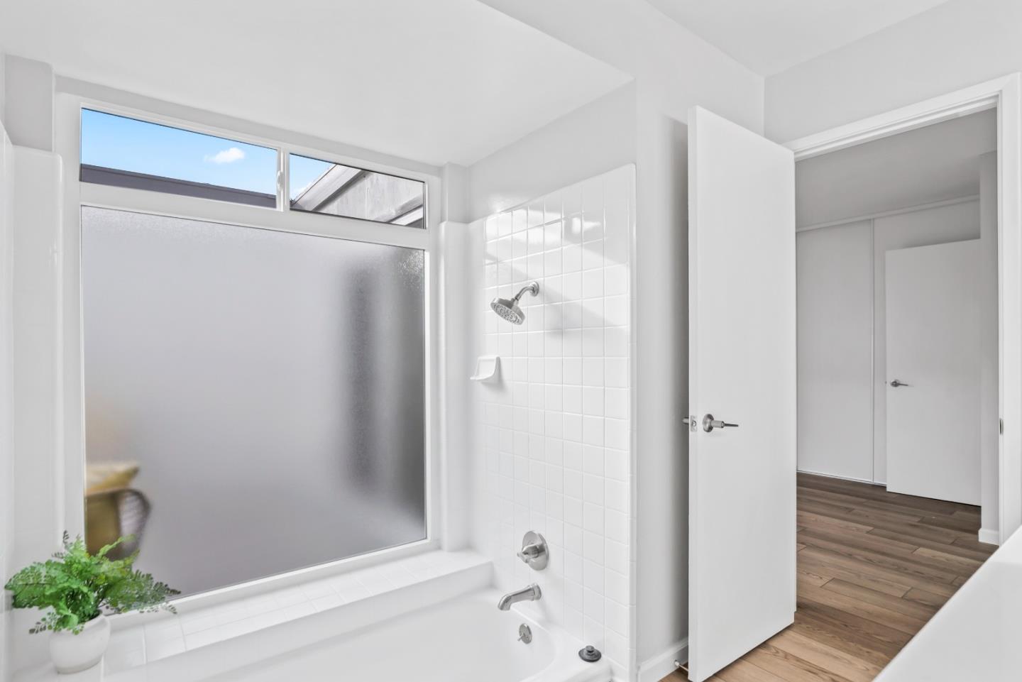 Detail Gallery Image 20 of 33 For 1054 Castleton Way, Sunnyvale,  CA 94087 - 3 Beds | 2 Baths