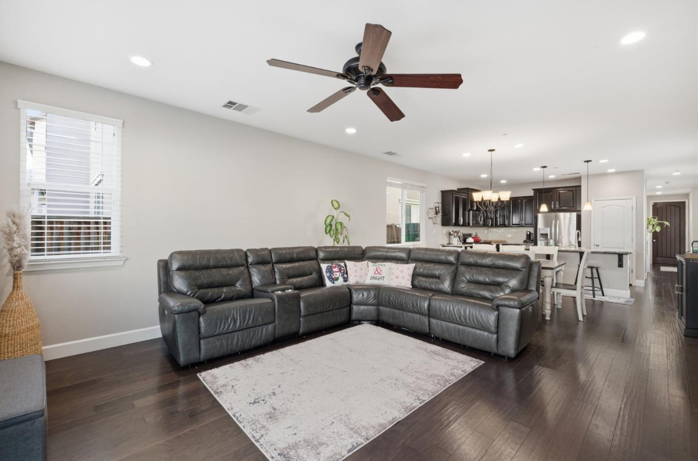 Detail Gallery Image 10 of 34 For 7716 Oregano Way, Gilroy,  CA 95020 - 3 Beds | 2 Baths