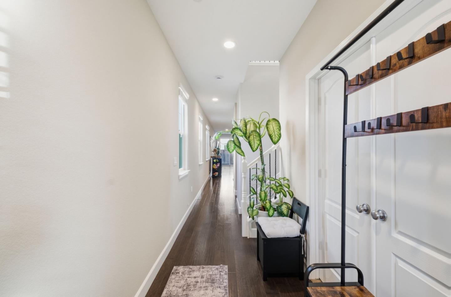 Detail Gallery Image 2 of 34 For 7716 Oregano Way, Gilroy,  CA 95020 - 3 Beds | 2 Baths