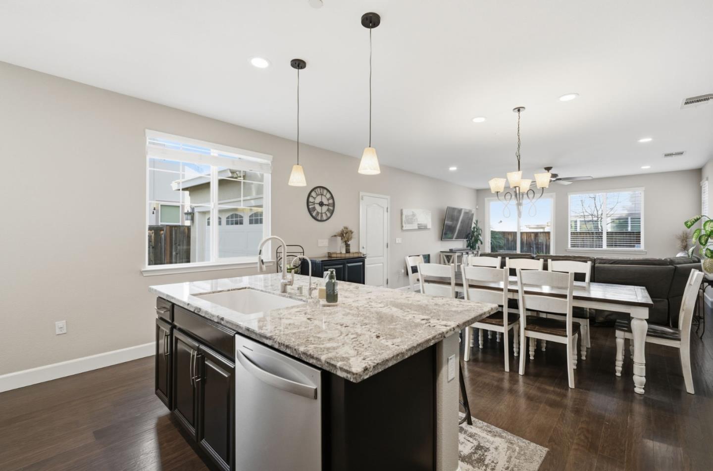 Detail Gallery Image 6 of 34 For 7716 Oregano Way, Gilroy,  CA 95020 - 3 Beds | 2 Baths