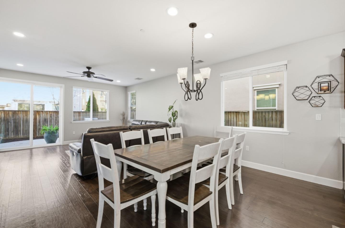 Detail Gallery Image 7 of 34 For 7716 Oregano Way, Gilroy,  CA 95020 - 3 Beds | 2 Baths