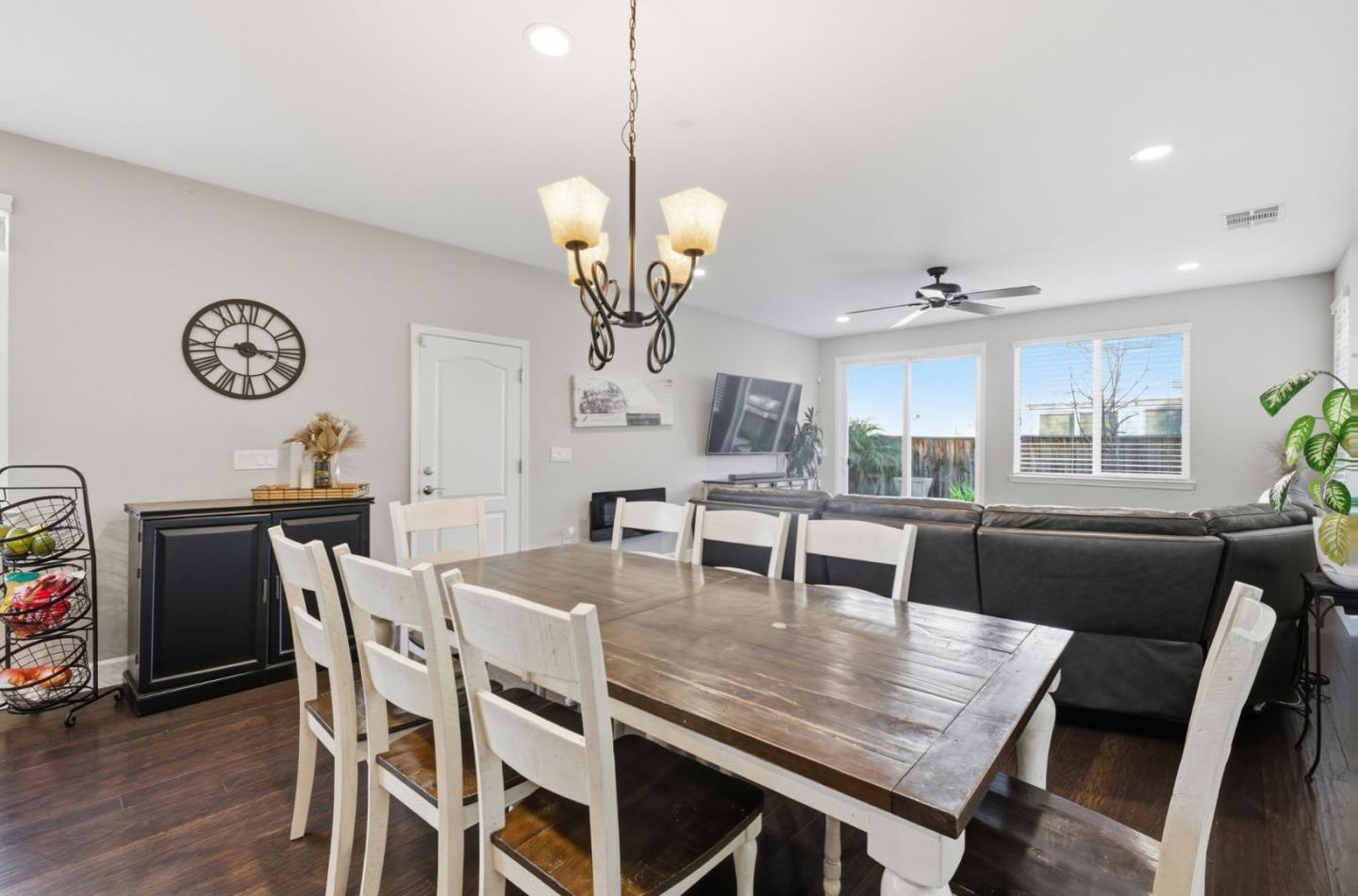 Detail Gallery Image 8 of 34 For 7716 Oregano Way, Gilroy,  CA 95020 - 3 Beds | 2 Baths