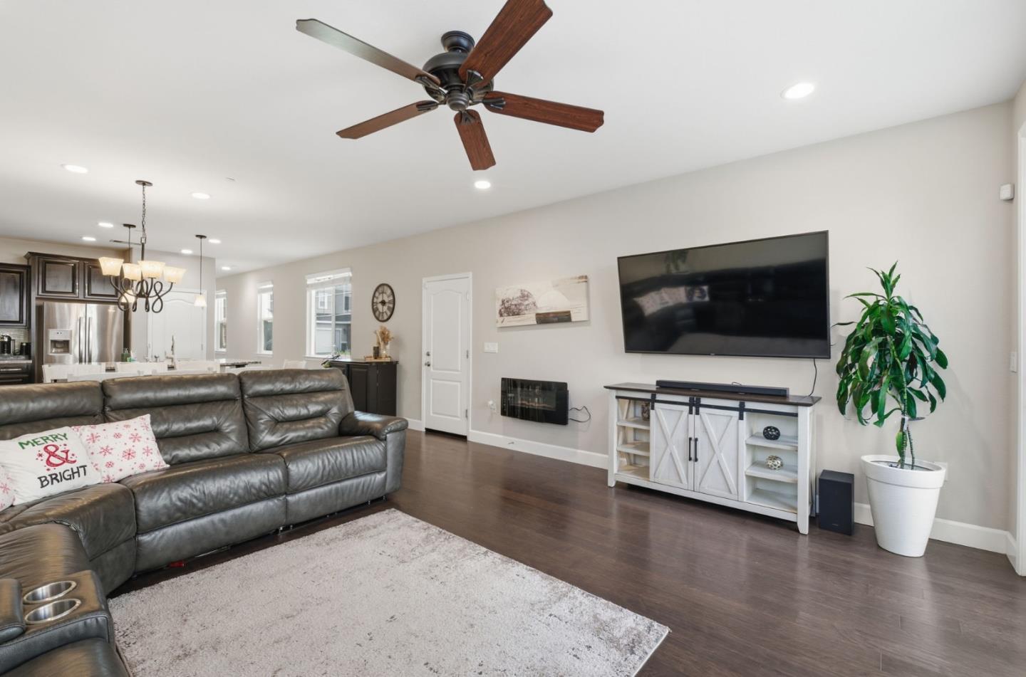 Detail Gallery Image 9 of 34 For 7716 Oregano Way, Gilroy,  CA 95020 - 3 Beds | 2 Baths